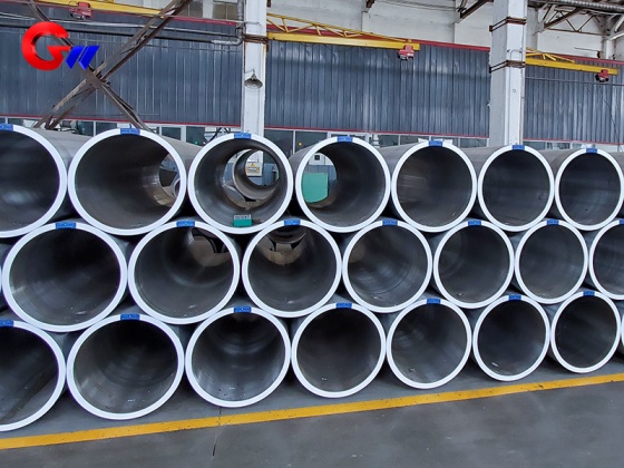 經(jīng)動(dòng)態(tài)平衡測(cè)試檢驗(yàn)的離心鑄造鋼套筒，用于薄板和帶材軋機(jī)