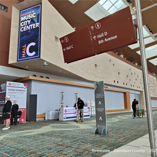 第三次在納什維爾為箔軋機(jī)展示卷軸和軸承座